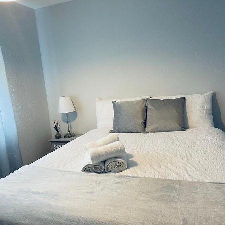 II Comfortable Room, Shared House Almondsbury Esterno foto