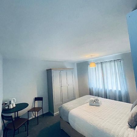 II Comfortable Room, Shared House Almondsbury Esterno foto