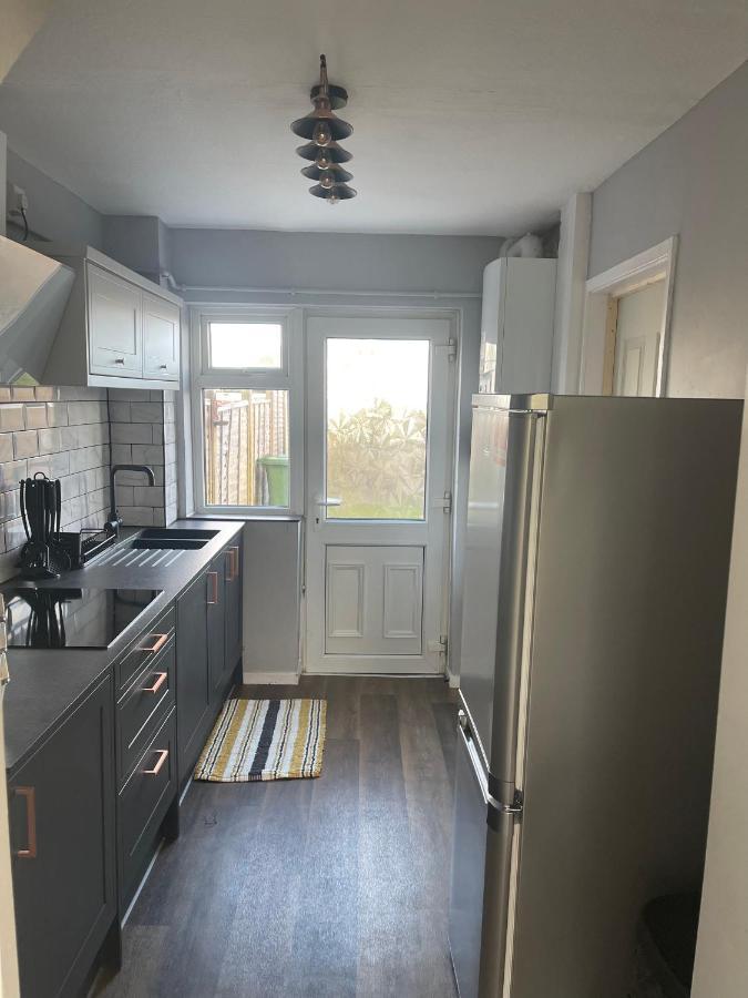 II Comfortable Room, Shared House Almondsbury Esterno foto